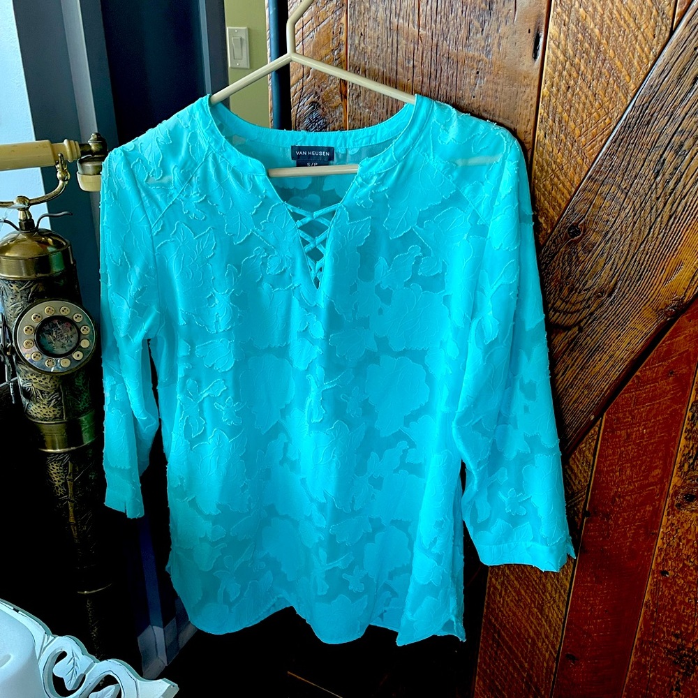 Van Heusen top